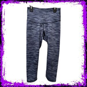 Old Navy Active Go Dry Fitted Capri Leggings Women Size Small, Blue, Athletic